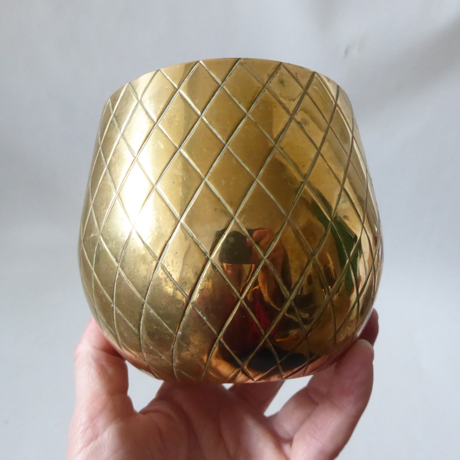True vintage BRASS pineapple missing top. Ice bucket, plant pot holder, vase etc - Image 8