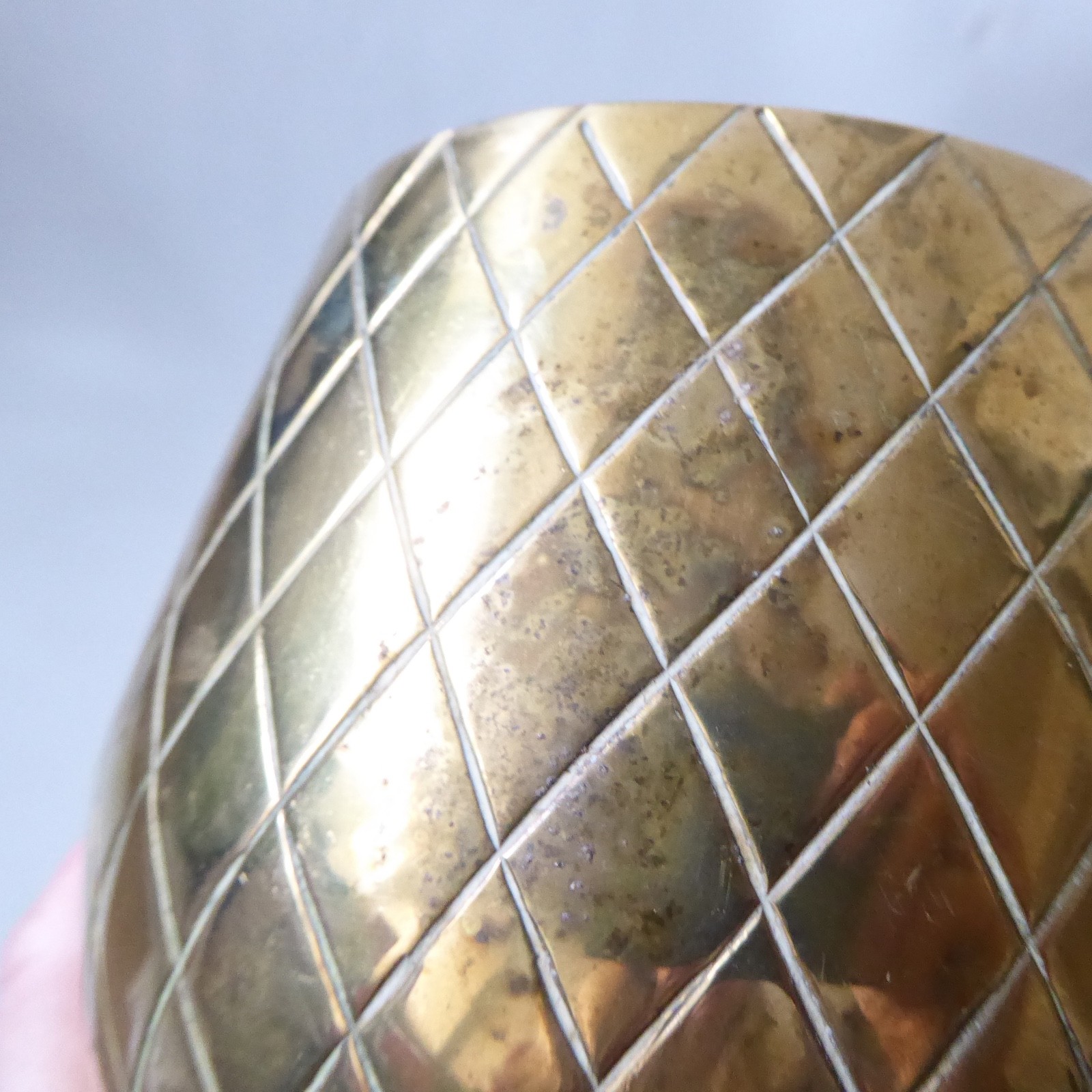 True vintage BRASS pineapple missing top. Ice bucket, plant pot holder, vase etc - Image 9