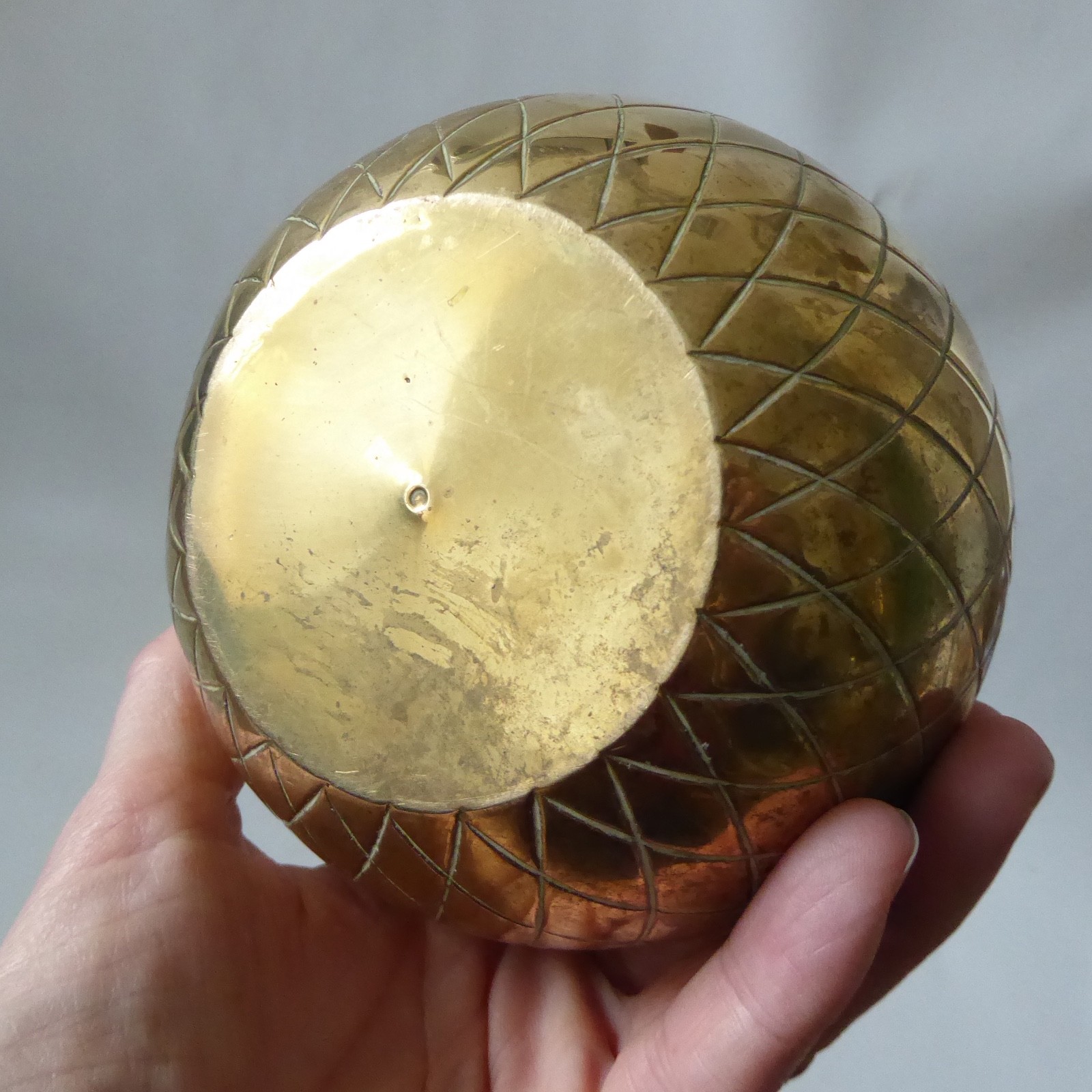 True vintage BRASS pineapple missing top. Ice bucket, plant pot holder, vase etc - Image 10