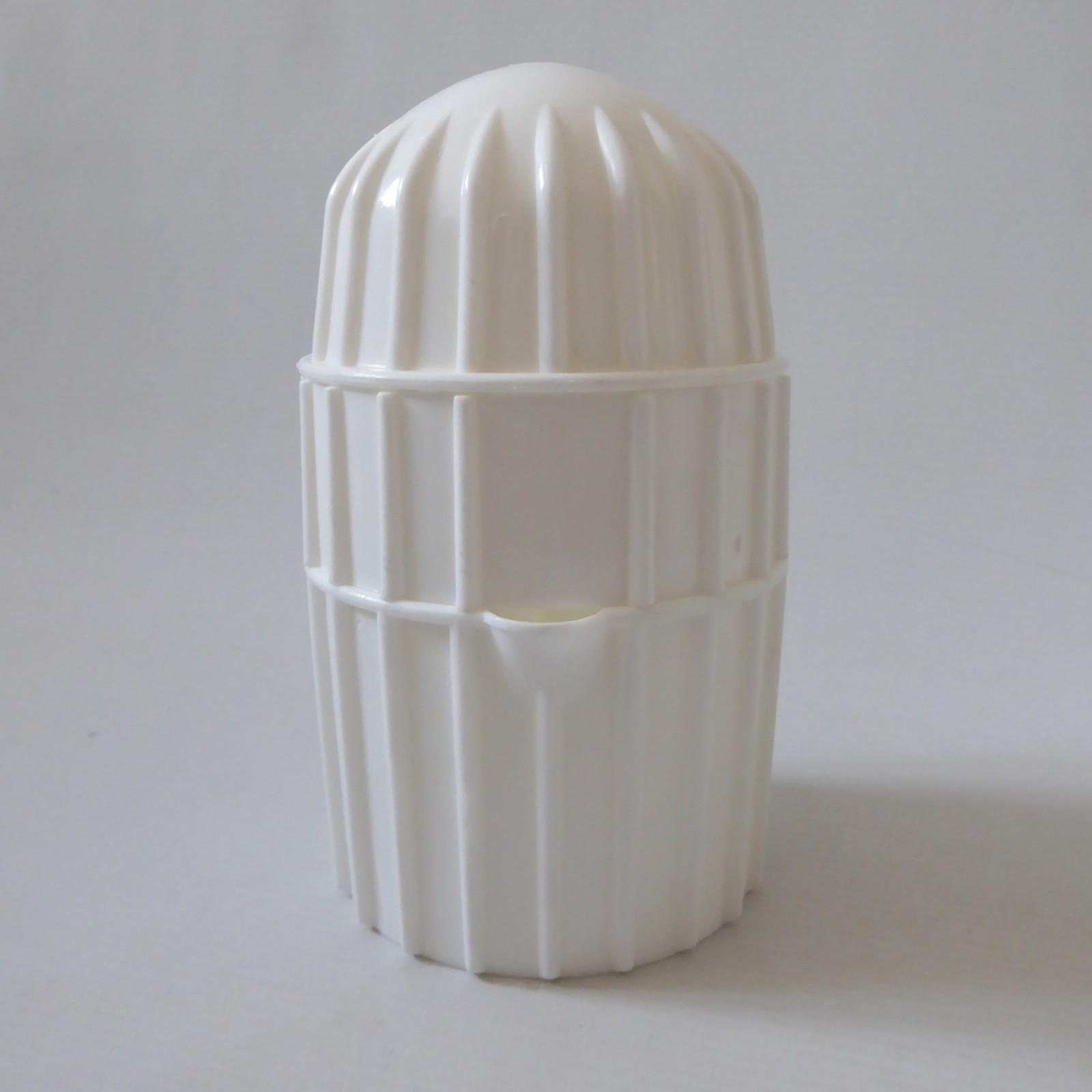 Vintage 1970s Italian white plastic citrus squeezer & jug. Orange lemon retro