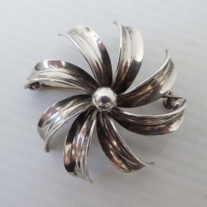 Vintage BM B.Munksgaard Danish sterling silver 925 flower brooch mid century 60s