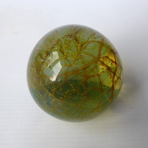 Vintage Mdina 1970s spiderweb crizzle art glass paperweight ochre sphere + label - Image 4