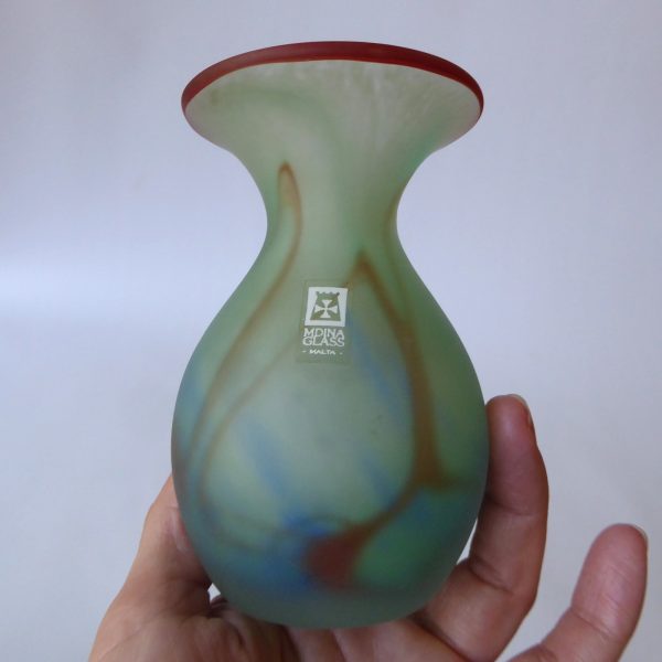 Vintage Mdina Malta art glass frosted vase, pale green, blue & deep red, 4.5" - Image 3