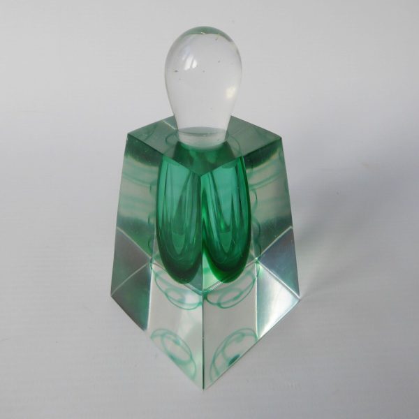 Vintage art glass ornamental perfume bottle + stopper, green swirl faceted block - Image 6