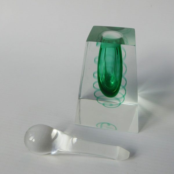 Vintage art glass ornamental perfume bottle + stopper, green swirl faceted block - Image 7