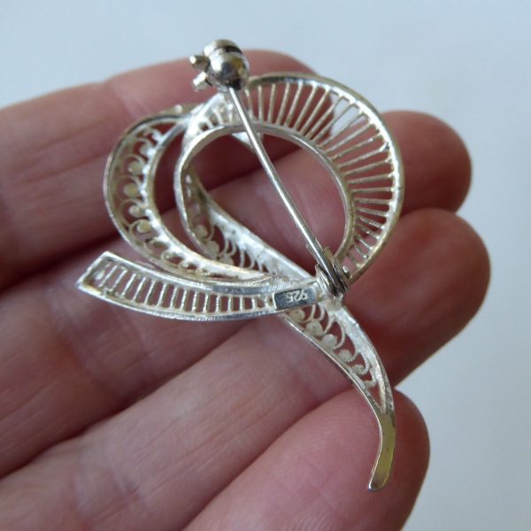 Vintage filigree sterling silver vintage brooch, stamped 925, curved openwork - Image 9