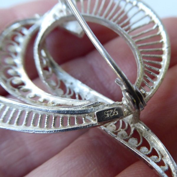Vintage filigree sterling silver vintage brooch, stamped 925, curved openwork - Image 10