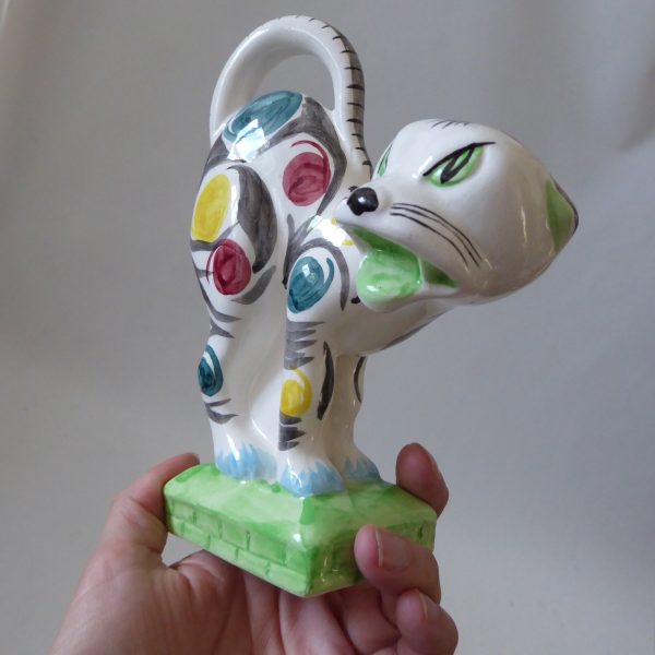 Vintage scaredy cat, ceramic angry figurine. English vintage kitsch statue 1950s - Image 11