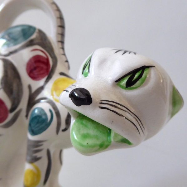 Vintage scaredy cat, ceramic angry figurine. English vintage kitsch statue 1950s - Image 3