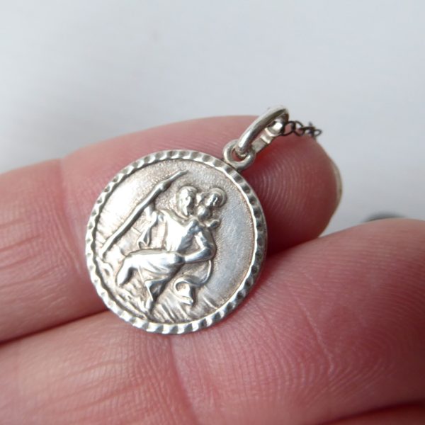 Vintage sterling 925 silver small round St Christopher pendant & 17" necklace - Image 8