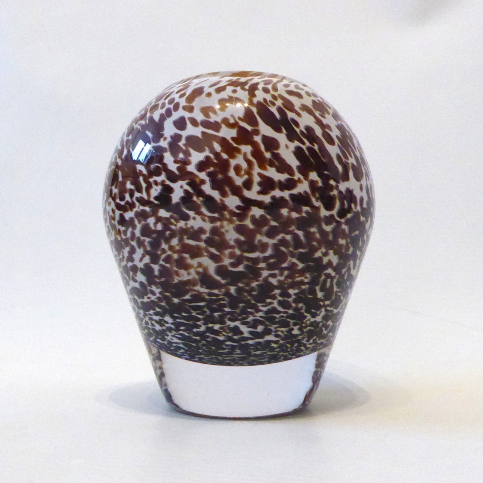 Wedgwood art glass speckled vase, oval vintage brown speckled cased RSW103 retro - Image 2