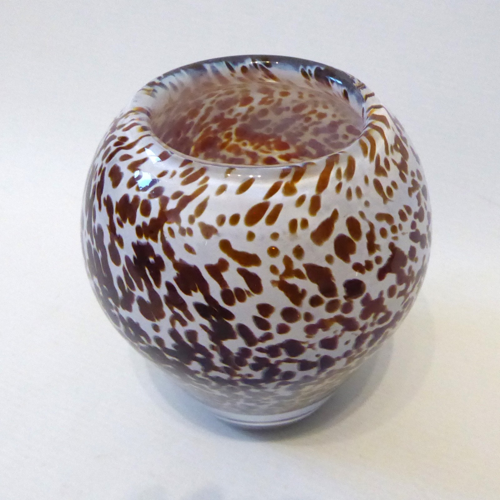 Wedgwood art glass speckled vase, oval vintage brown speckled cased RSW103 retro - Image 4