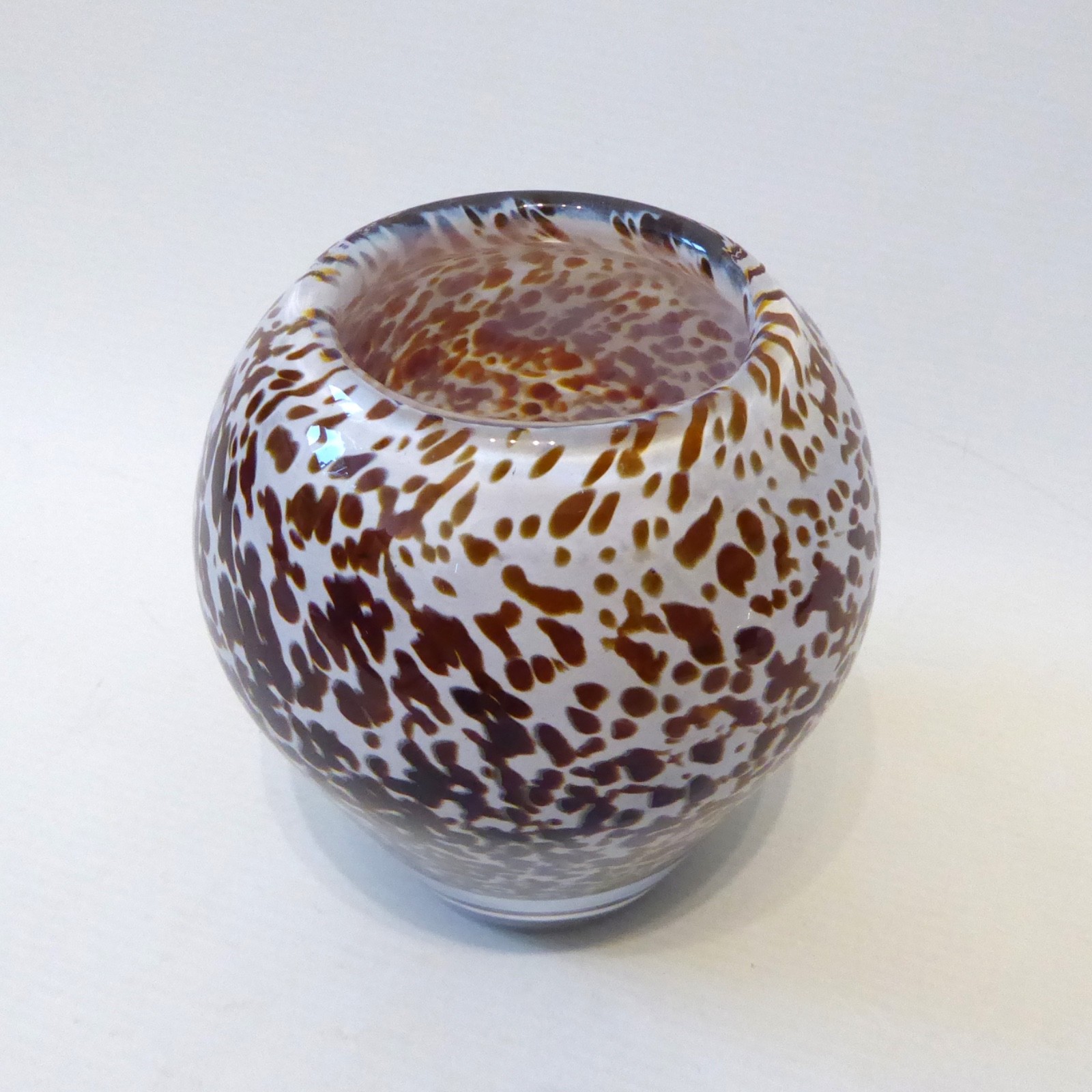Wedgwood art glass speckled vase, oval vintage brown speckled cased RSW103 retro - Image 5