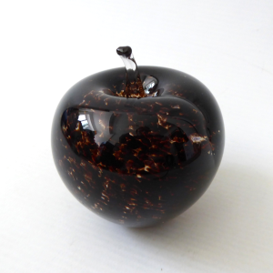 Wedgwood speckled brown art glass apple sculpture paperweight, RSW230 vintage