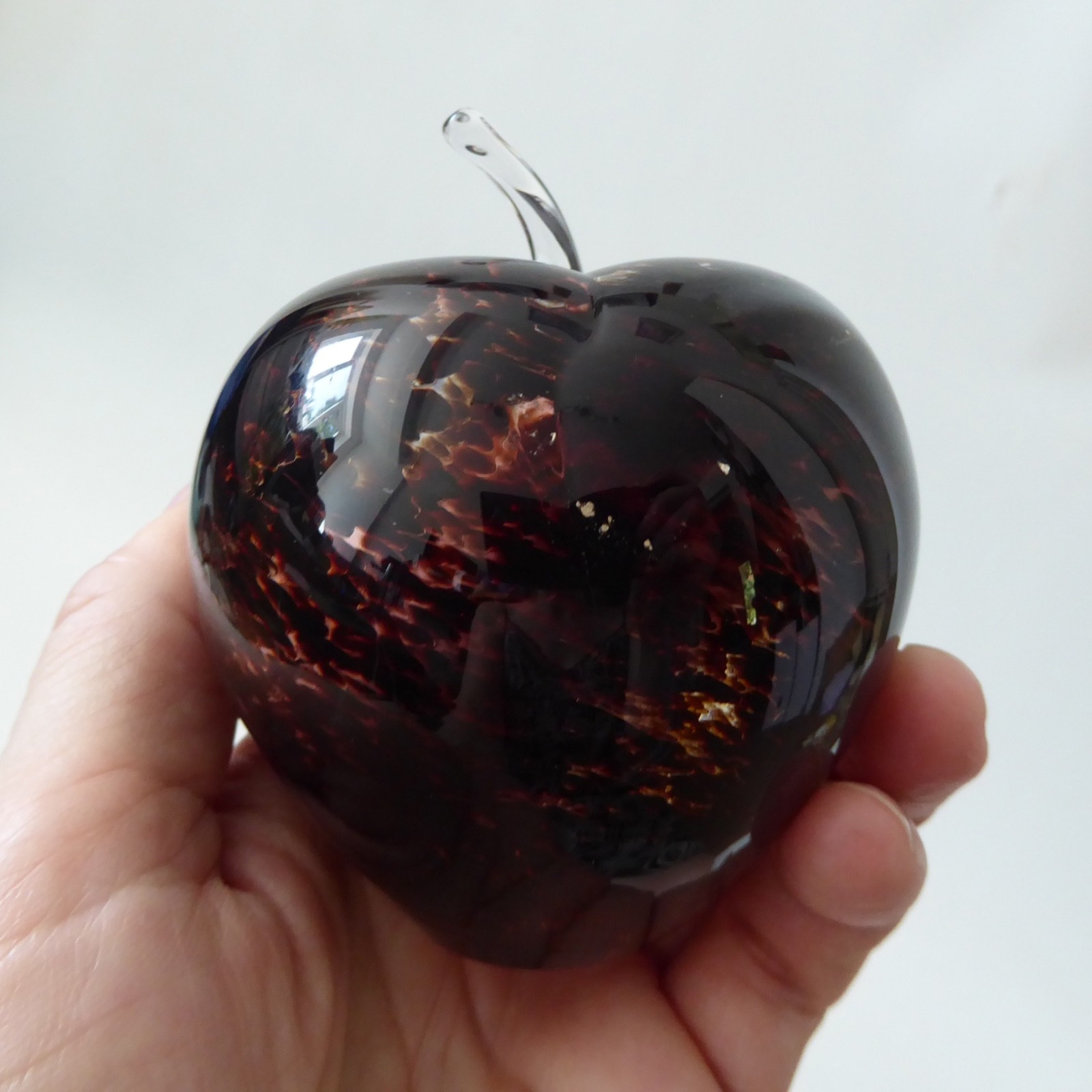 Wedgwood speckled brown art glass apple sculpture paperweight, RSW230 vintage - Image 6