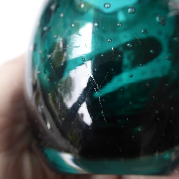 Whitefriars 1960s 9506 vintage art glass small ovoid vase, bubbles, cased green - Image 12