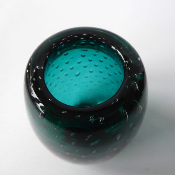 Whitefriars 1960s 9506 vintage art glass small ovoid vase, bubbles, cased green - Image 7