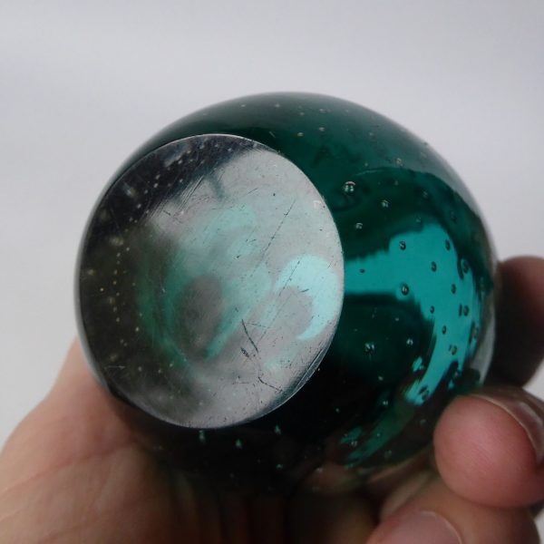 Whitefriars 1960s 9506 vintage art glass small ovoid vase, bubbles, cased green - Image 9