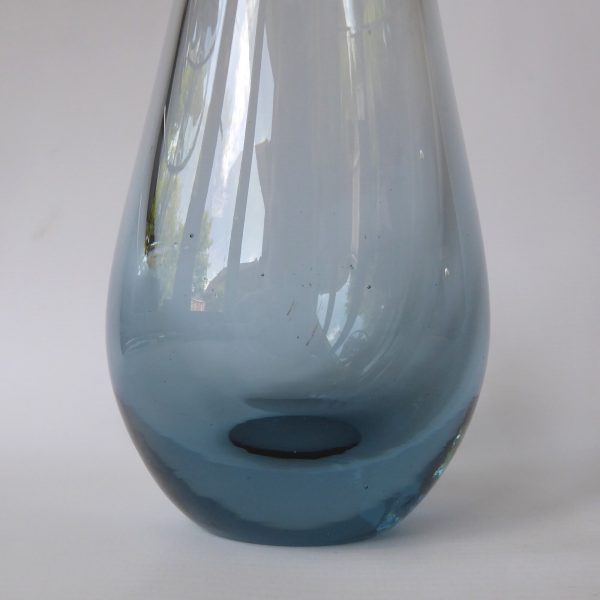 Whitefriars 9538 art glass vase, Arctic Blue bulbous 6". Vintage 1960s mid cent. - Image 5